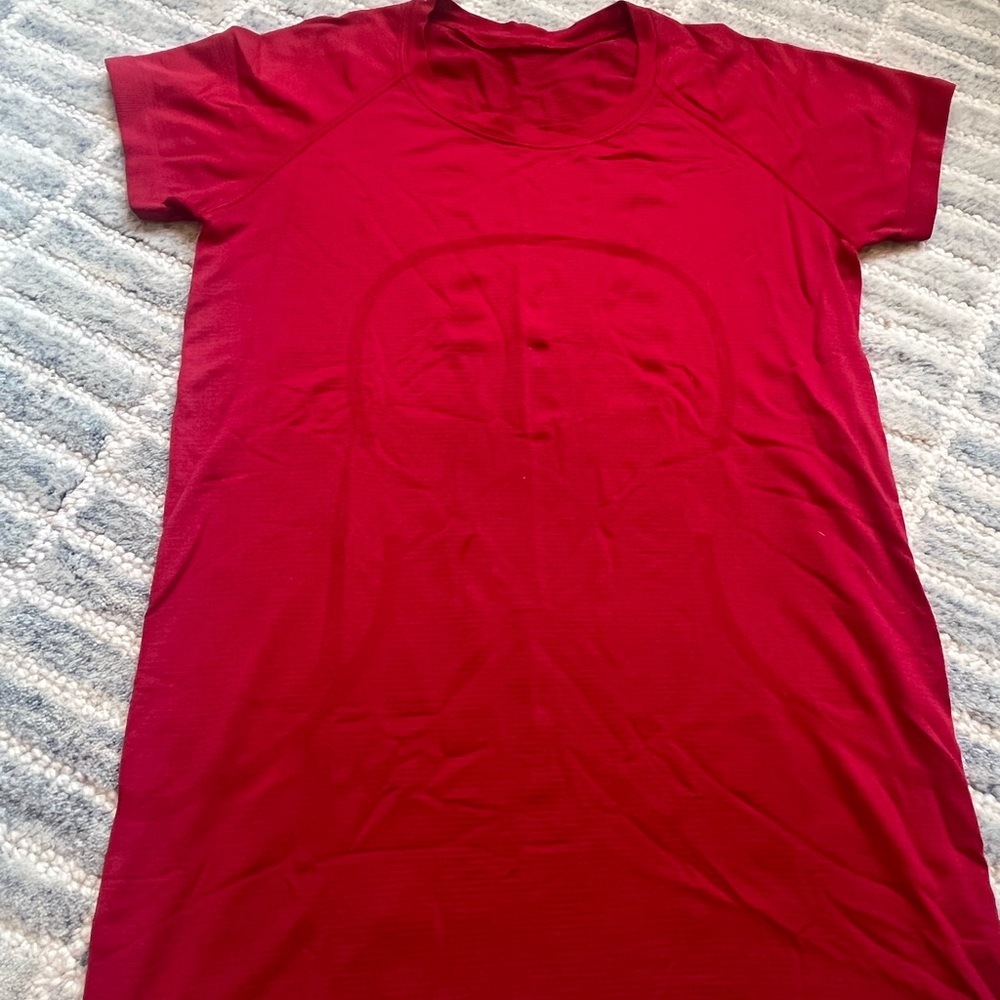 Red short sleeve swiftly tech